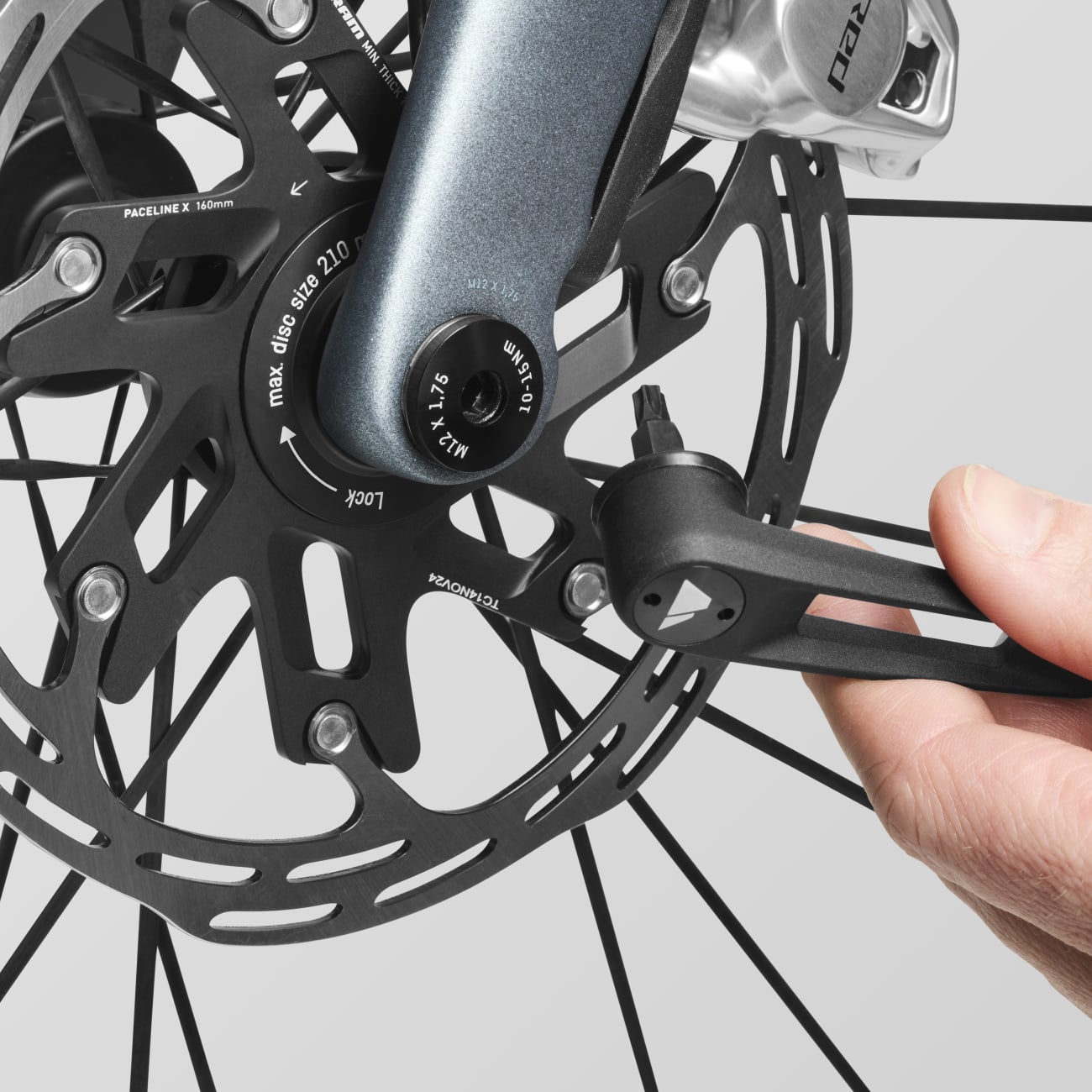 Canyon Ultimate CFR SRAM Red AXS 27