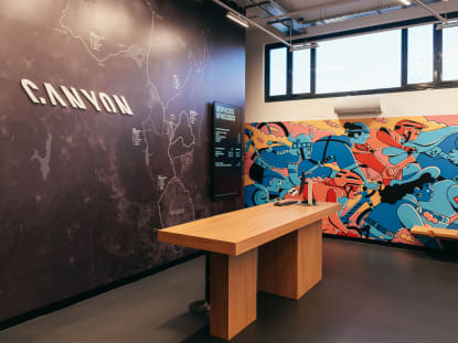 Canyon Factory Service Tres Cantos