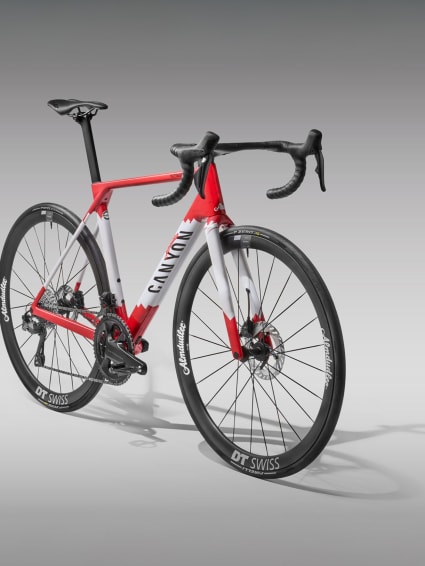 GEWINNE EIN SPECIAL DESIGN ULTIMATE CF SLX 8