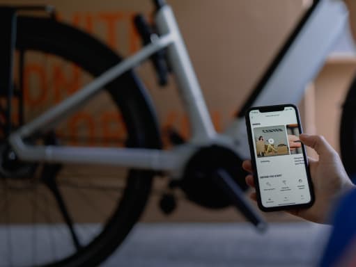 Hybrid World Bottom Banner Grid Card 1