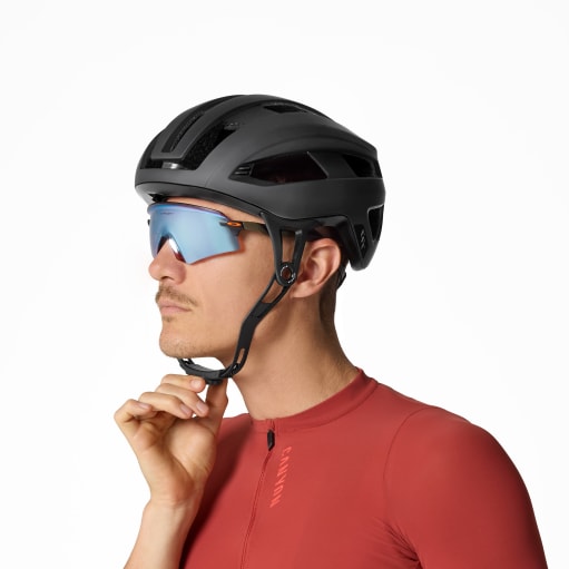 Canyon Disruptr CFR Helmet