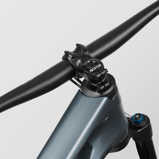 Lux Trail CF 8
