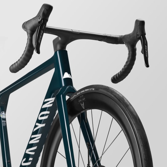 Ultimate CF 7 Di2 AERO