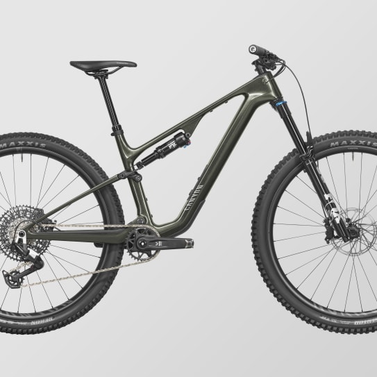 Lux Trail CF 7