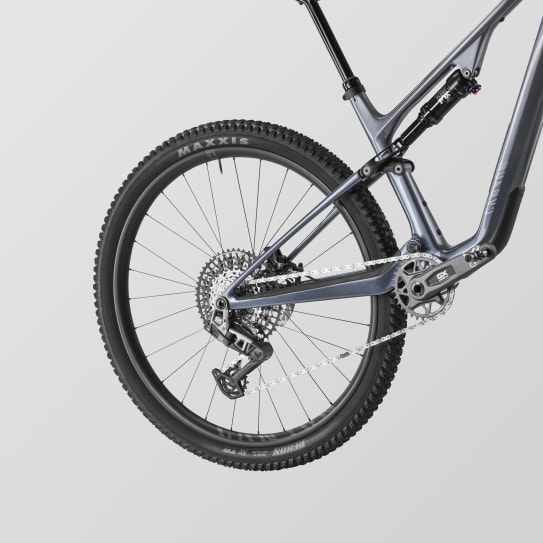 Lux Trail CF 8