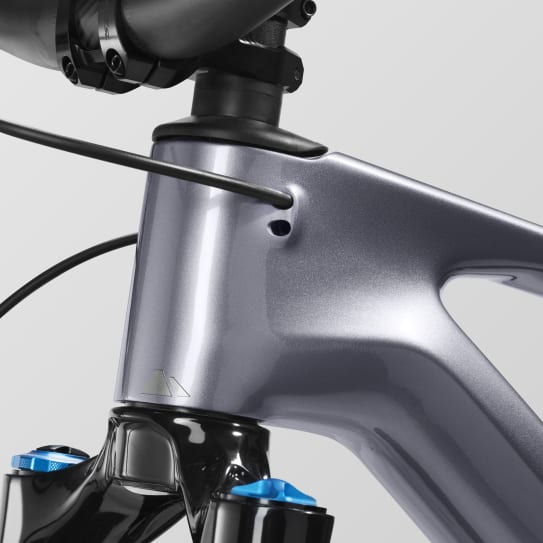 Lux Trail CF 9