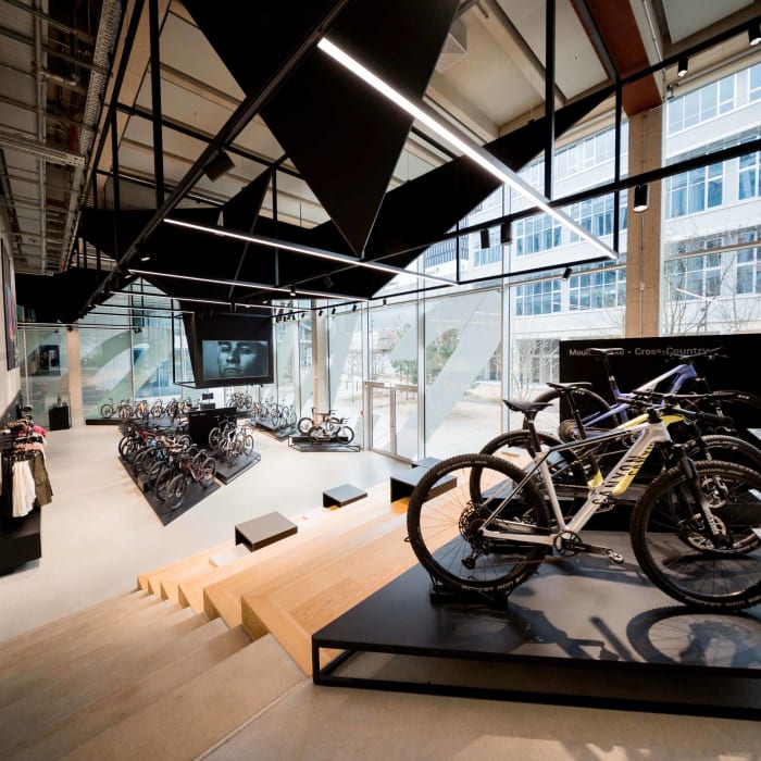 Jetzt geöffnet: Canyon Store München