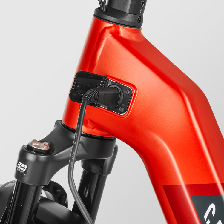 Pathlite:ON 8 SUV step-through