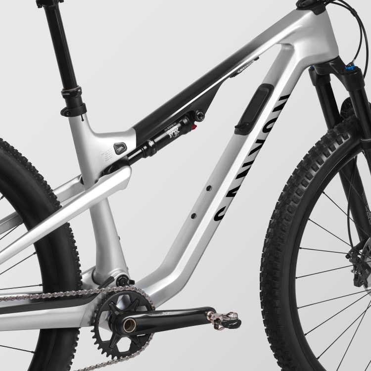 Lux Trail CF 8