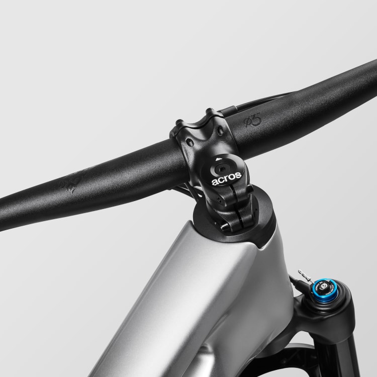 Lux Trail CF 8
