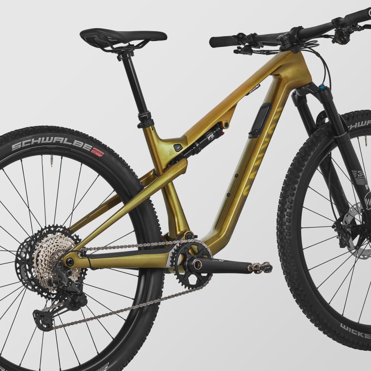 Lux Trail CF 8