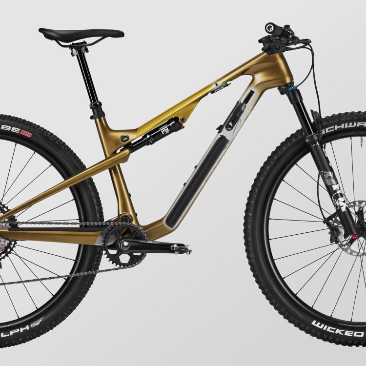 Lux Trail CF 8