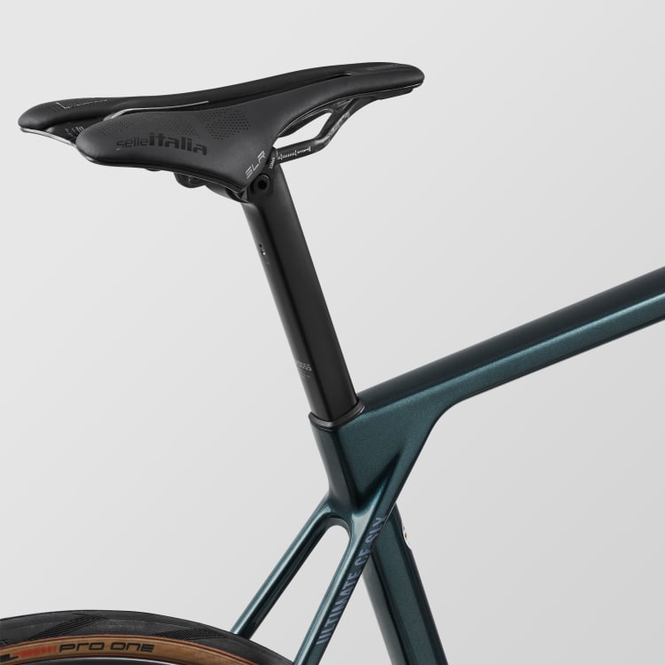 Ultimate CF SLX 9 Di2