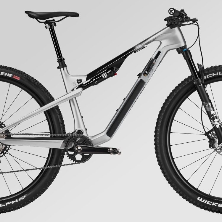 Lux Trail CF 8