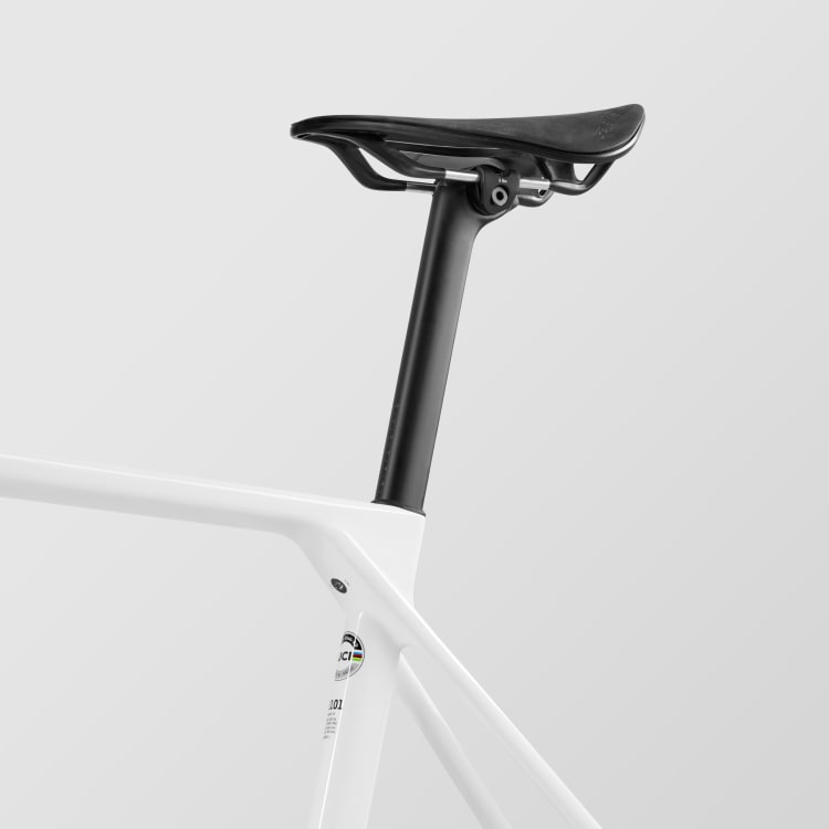 Ultimate CF 7 Di2 AERO