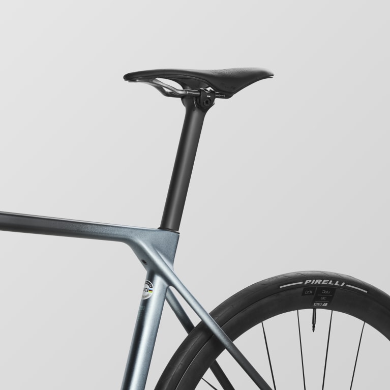 Canyon Ultimate CFR SRAM Red AXS 25